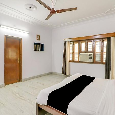 Super Oyo Capital O Heritage House Colonelganj Exterior foto